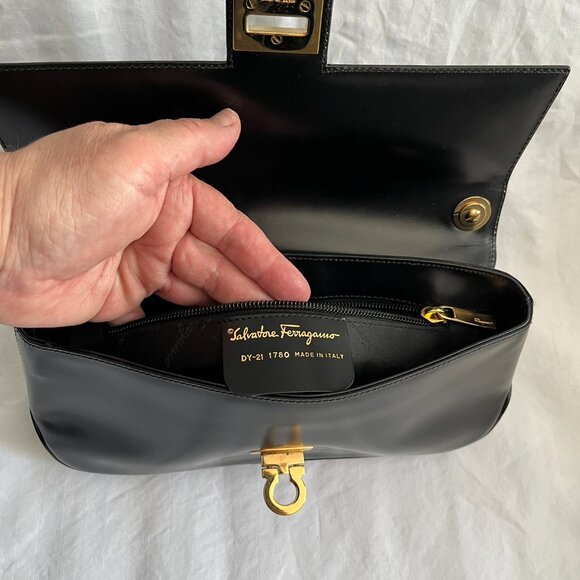 Salvatore Ferragamo Grancini Leather handbag - Picture 11 of 11